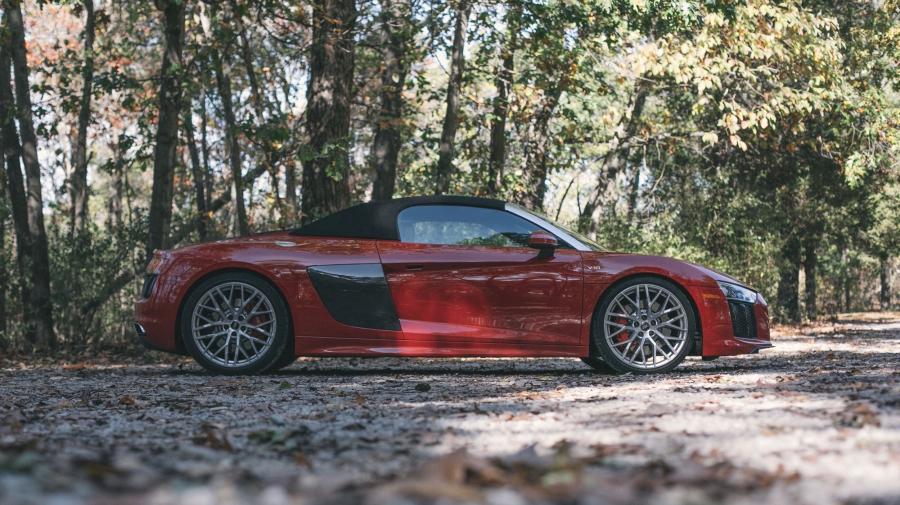  Audi R8 Spyder V10 2017 года  (NA) (фото 47 из 51)